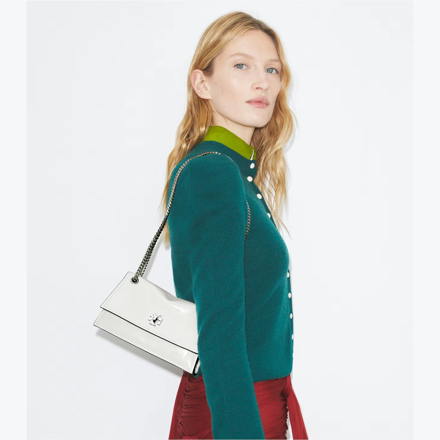 mini-kira-turnlock-shoulder-bag-accessory-on-model.tb_176642_100_20251009_omacc.pdp-1262x1436-1-outlet90-com