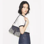 t-monogram-soft-small-shoulder-bag-front.tb_178826_405_slfro.pdp-1919×2180-1-outlet90-com