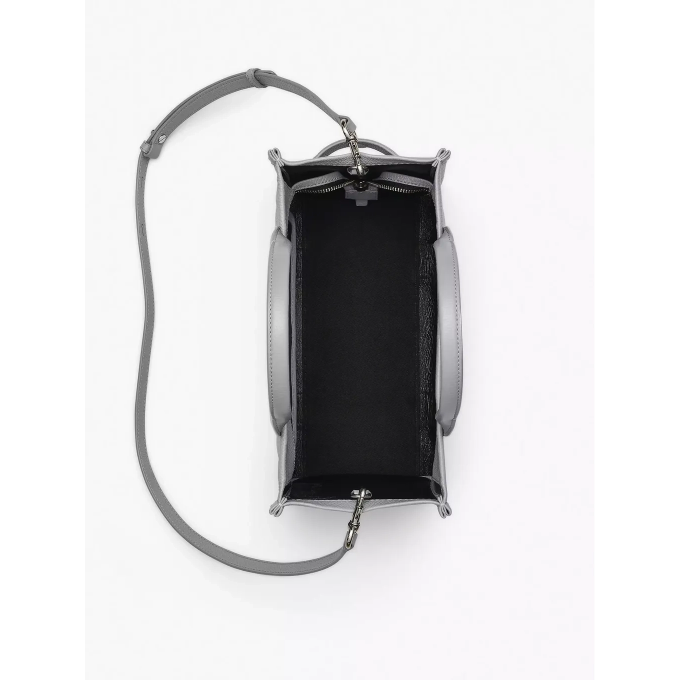 mji_h004l01pf21_050_f8f8f8_4-5_alt7-2-outlet90-com
